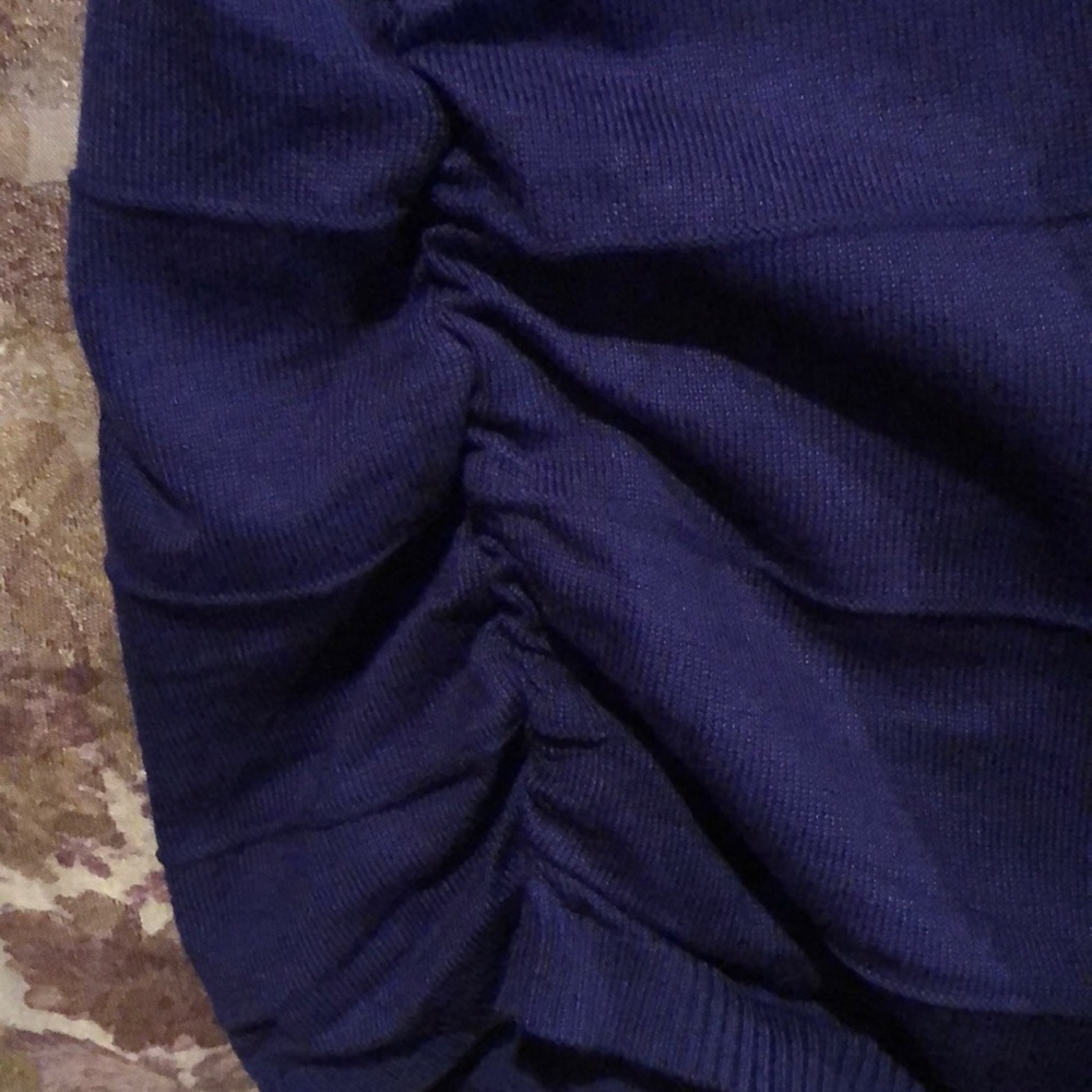 Sweater - Picture 4 of 4
